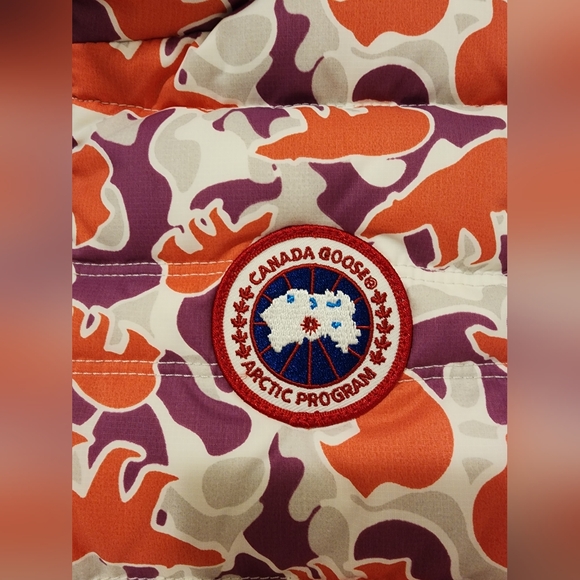 CANADA GOOSE Girls Polar Bear Print Vest - Picture 4 of 10